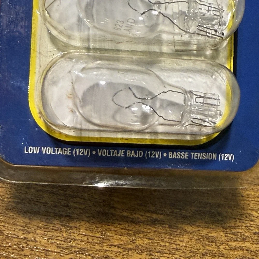 Malibu ML11W4C 12 Volt 11 Watt Low- Voltage T5 Wedge Base Bulbs‎ 4 Pack - NEW